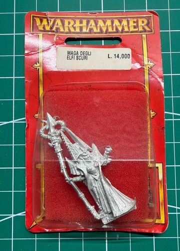 Warhammer dark elf sorceress - dark,